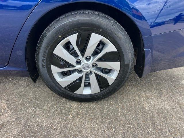 Nissan Altima  2024