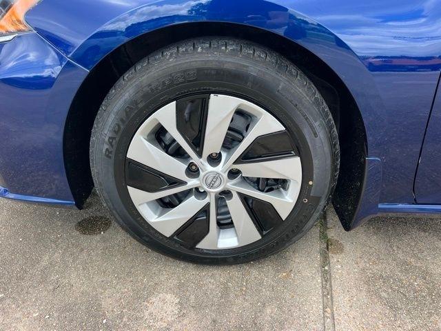 Nissan Altima  2024