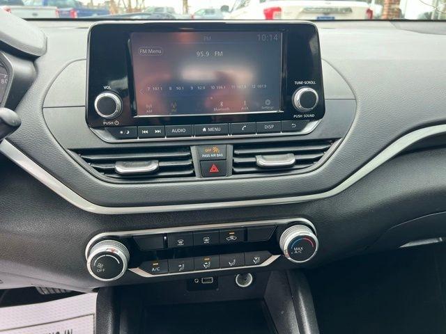 Nissan Altima  2024