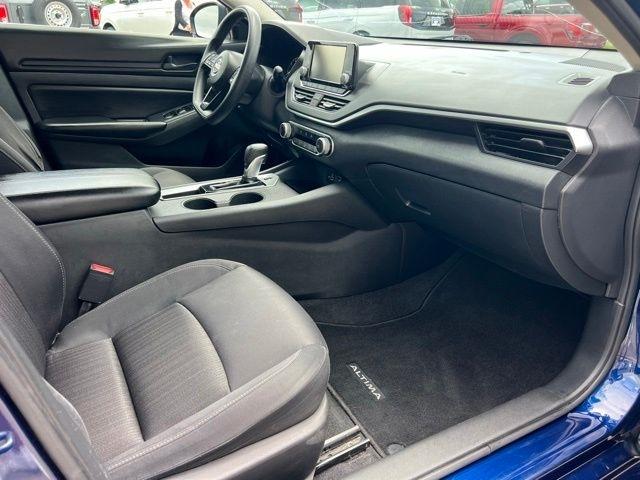 Nissan Altima  2024