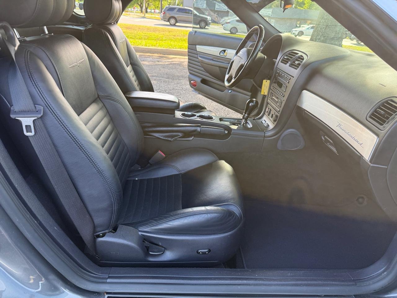 Ford Thunderbird Premium with removable top 2003
