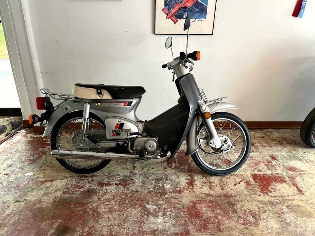 Honda C70  1983