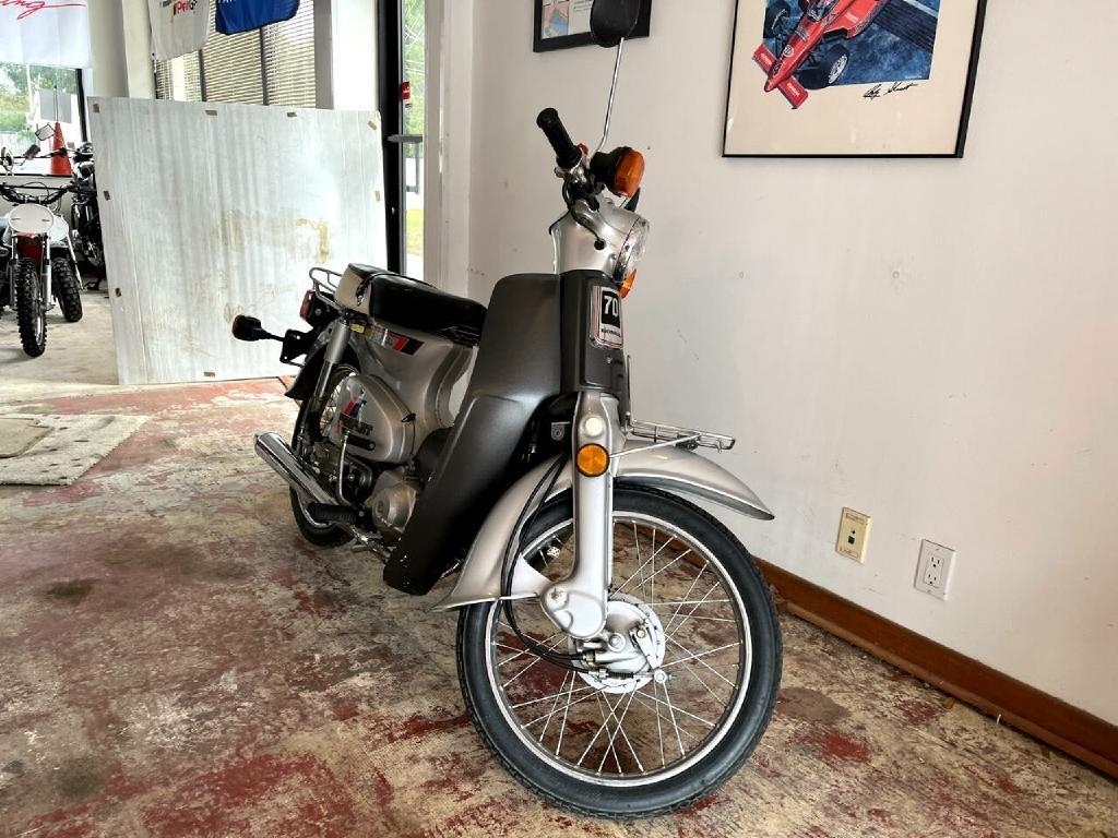Honda C70  1983