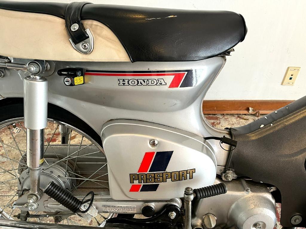Honda C70  1983