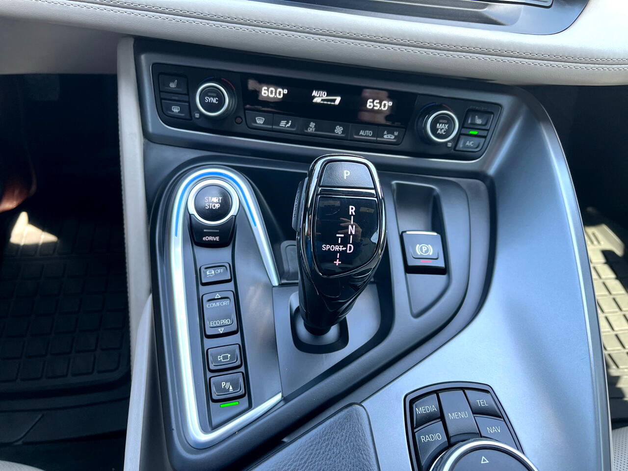 BMW i8 2D Coupe 2015