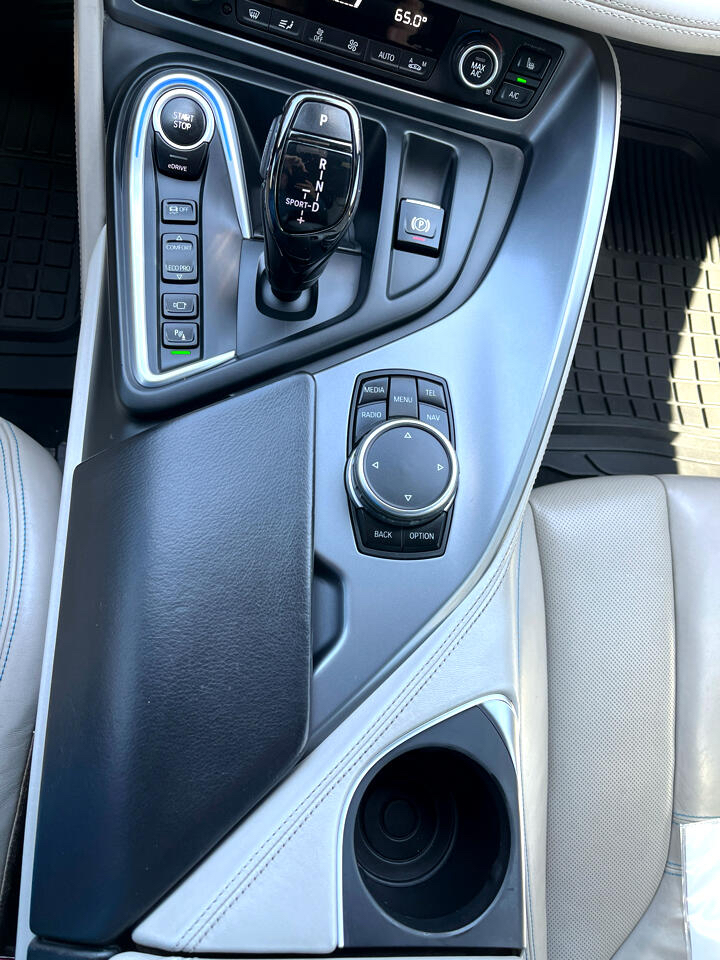 BMW i8 2D Coupe 2015