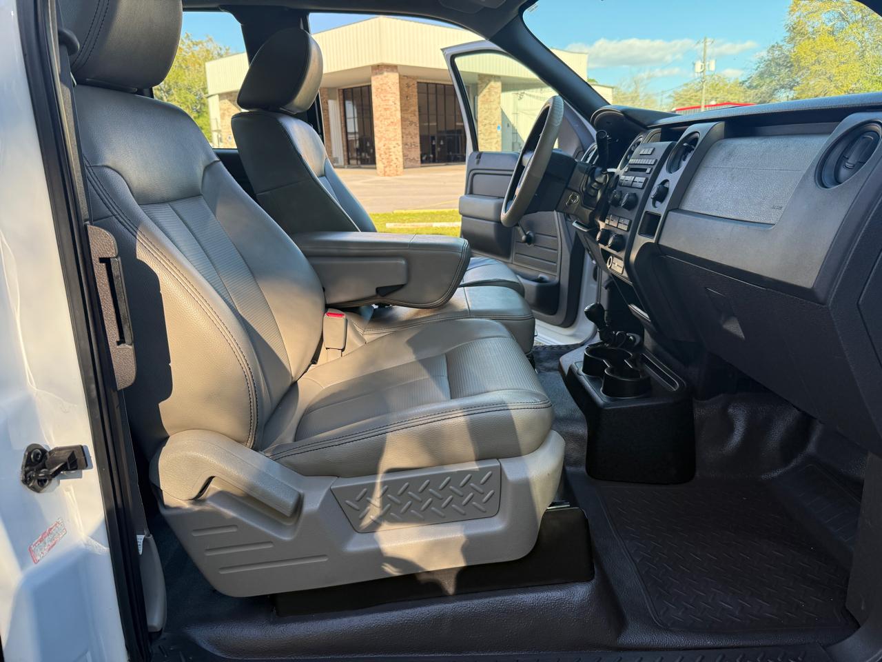 Ford F-150 Supercab 139" 4WD XL 2009