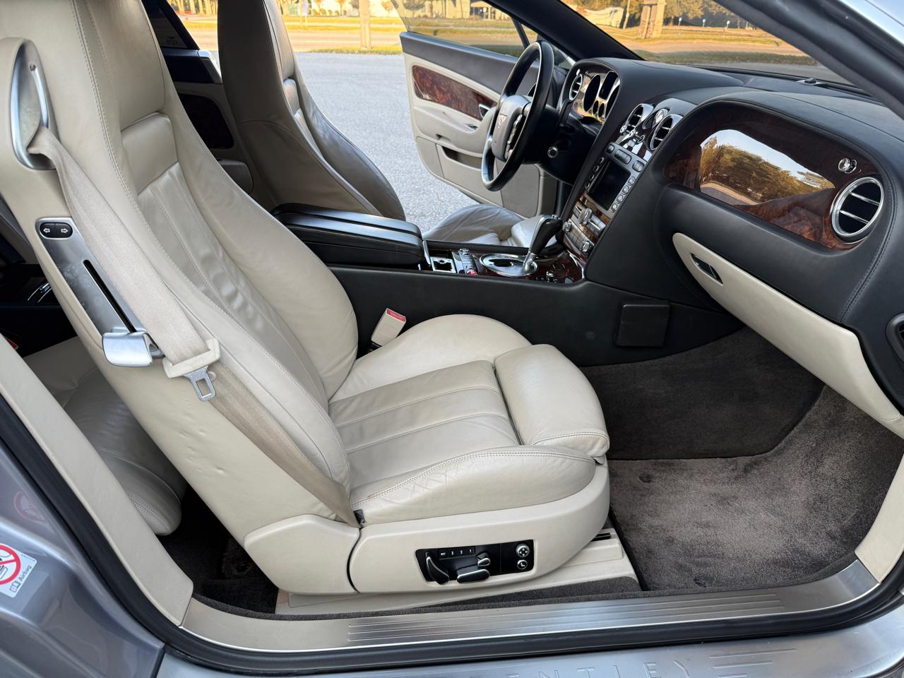 Bentley Continental GT Coupe 2005