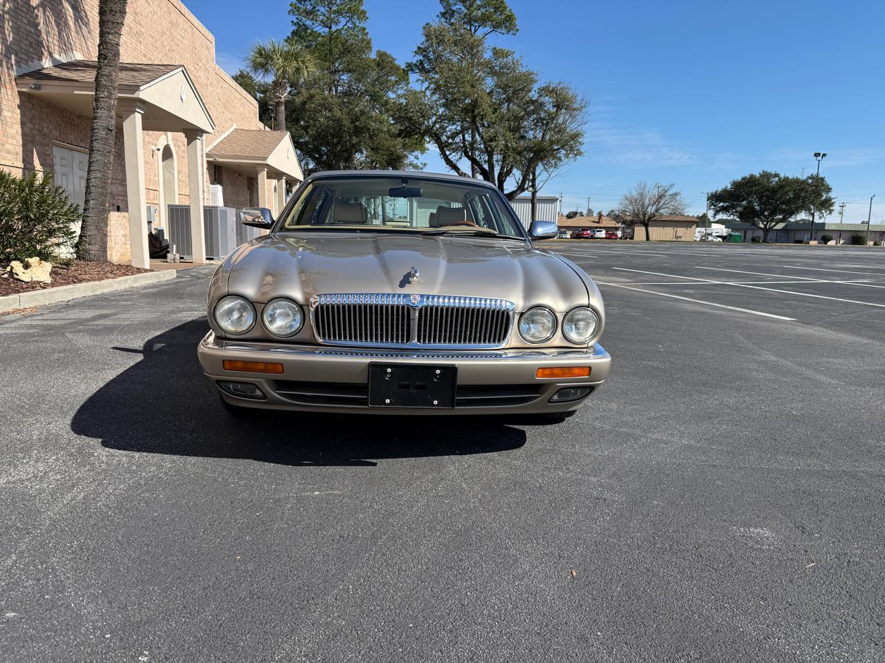 Jaguar XJ Sedan Vanden Plas 1997