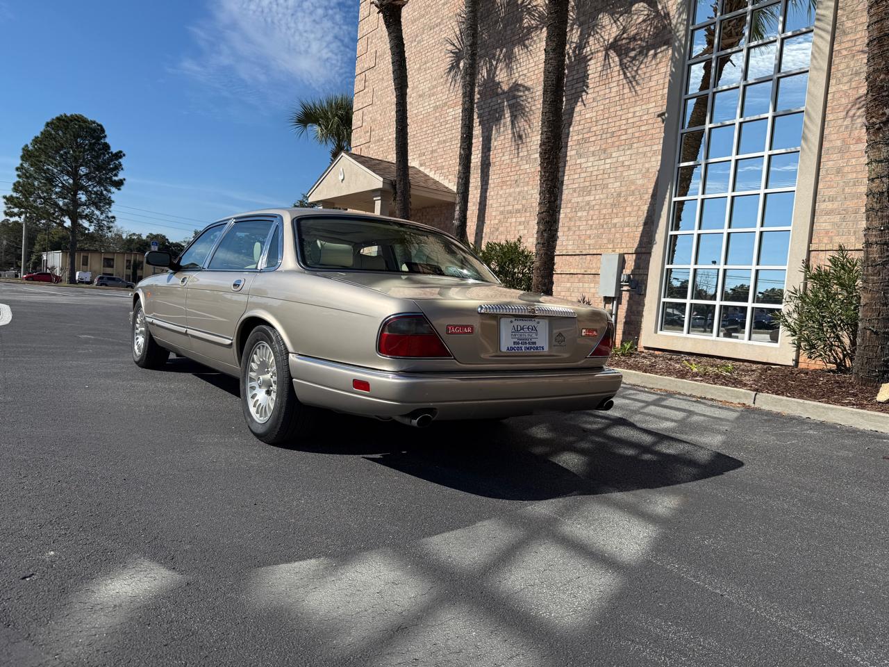 Jaguar XJ Sedan Vanden Plas 1997