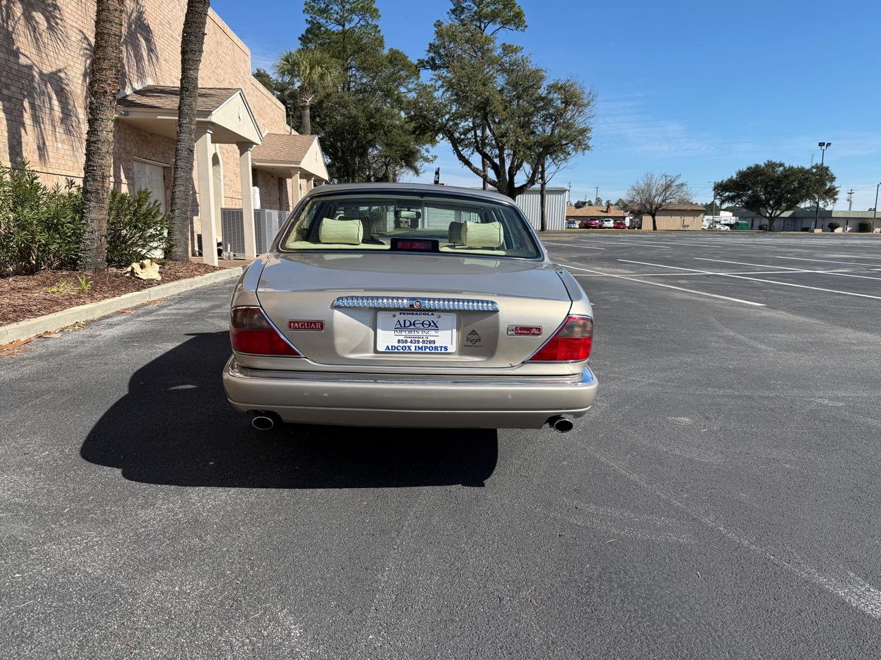 Jaguar XJ Sedan Vanden Plas 1997