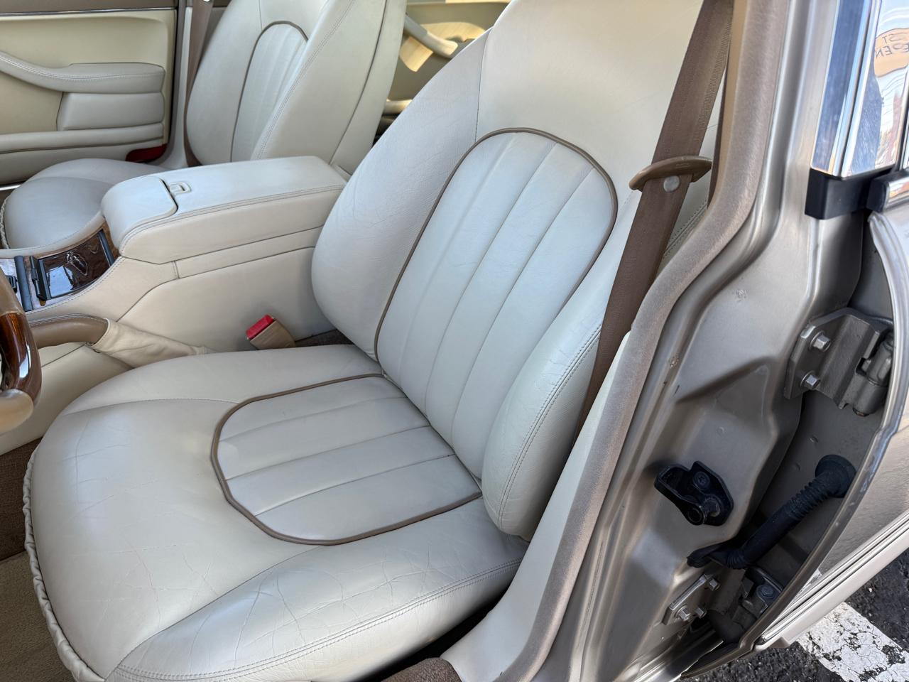 Jaguar XJ Sedan Vanden Plas 1997