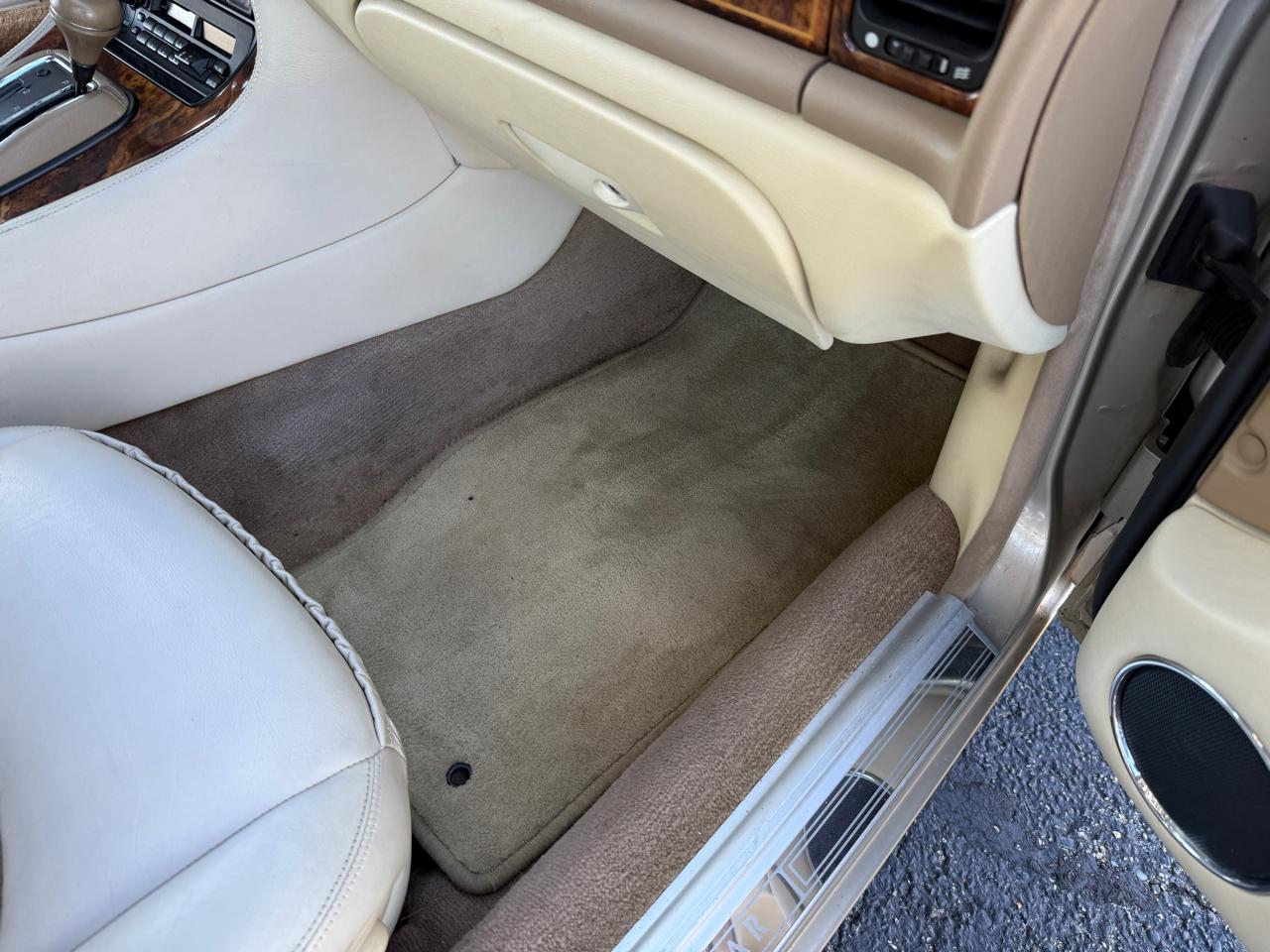 Jaguar XJ Sedan Vanden Plas 1997