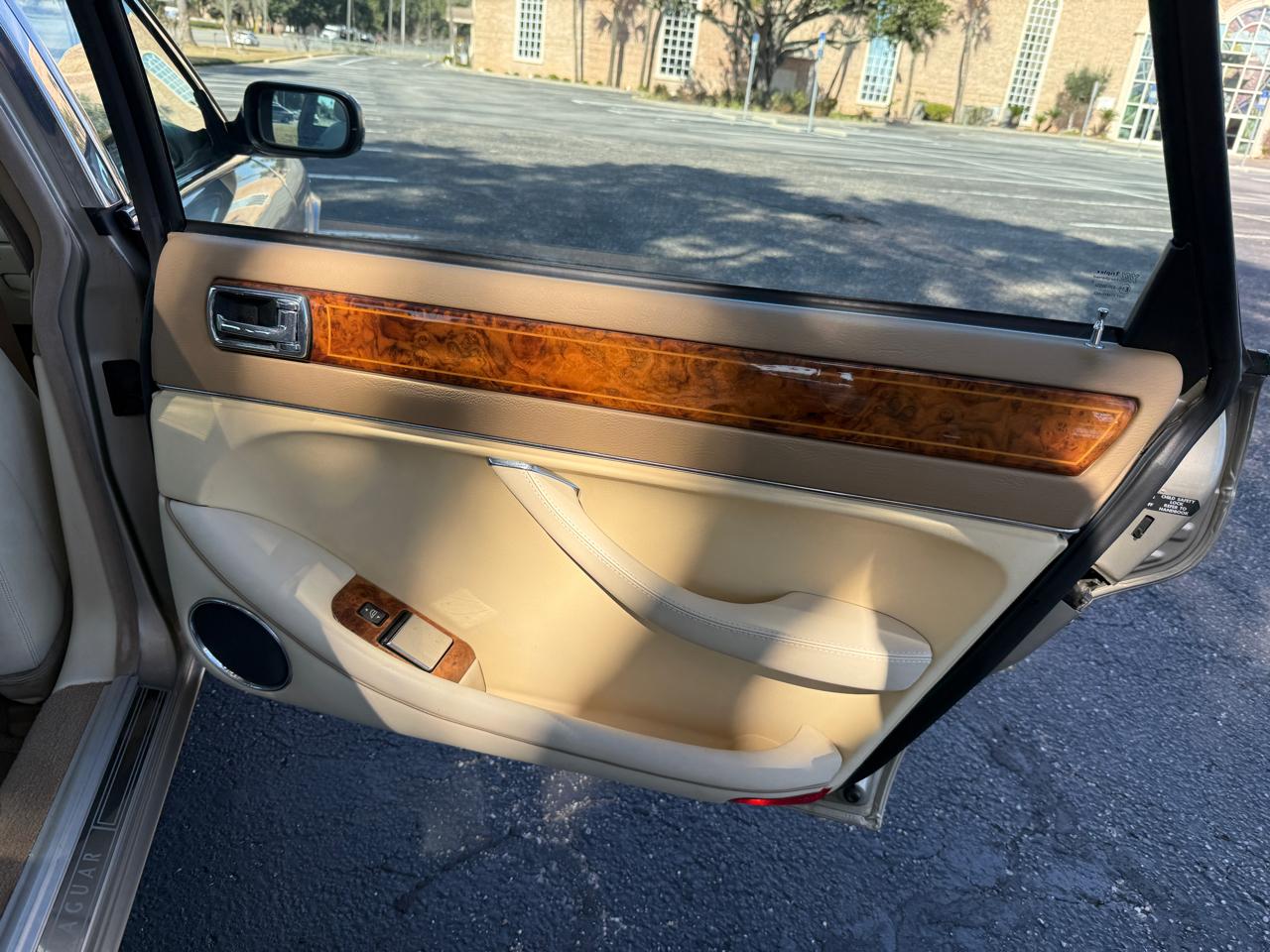 Jaguar XJ Sedan Vanden Plas 1997