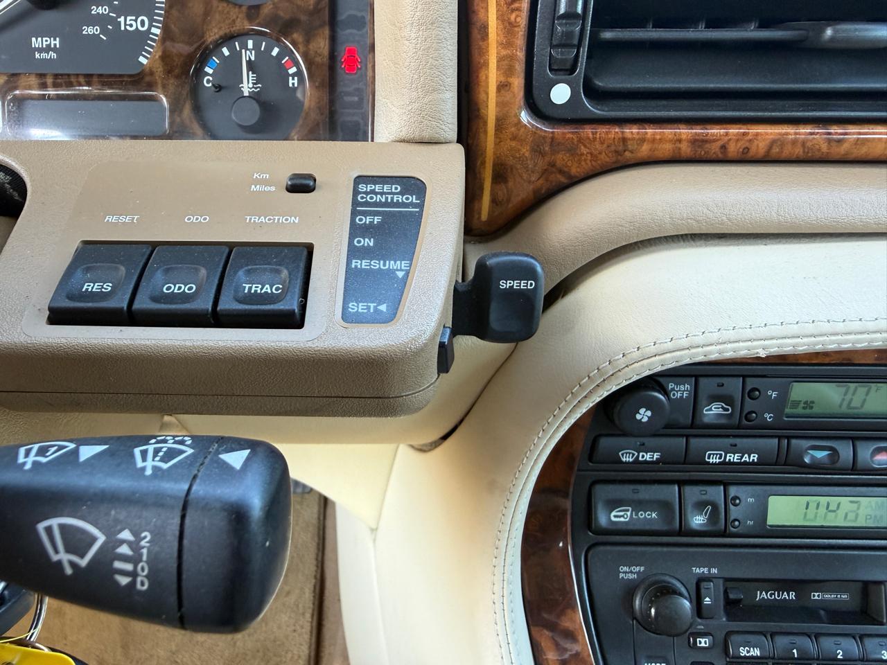 Jaguar XJ Sedan Vanden Plas 1997