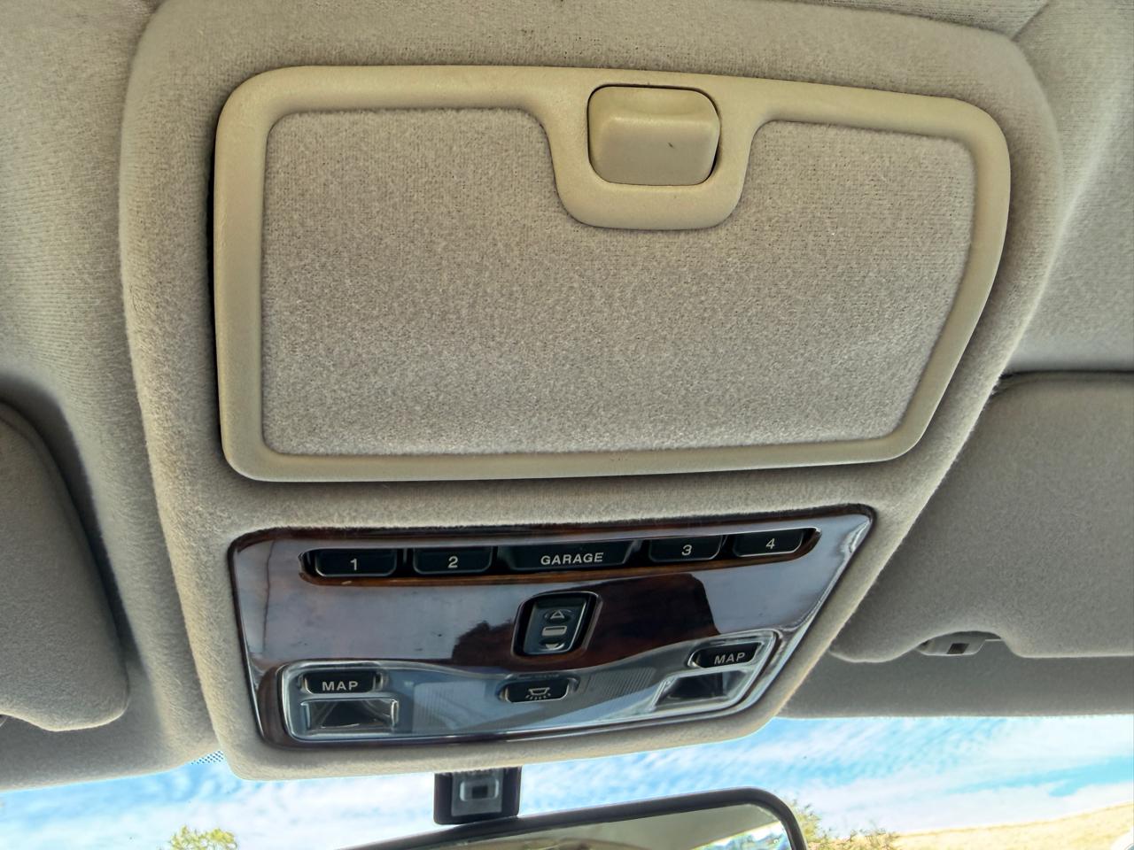 Jaguar XJ Sedan Vanden Plas 1997