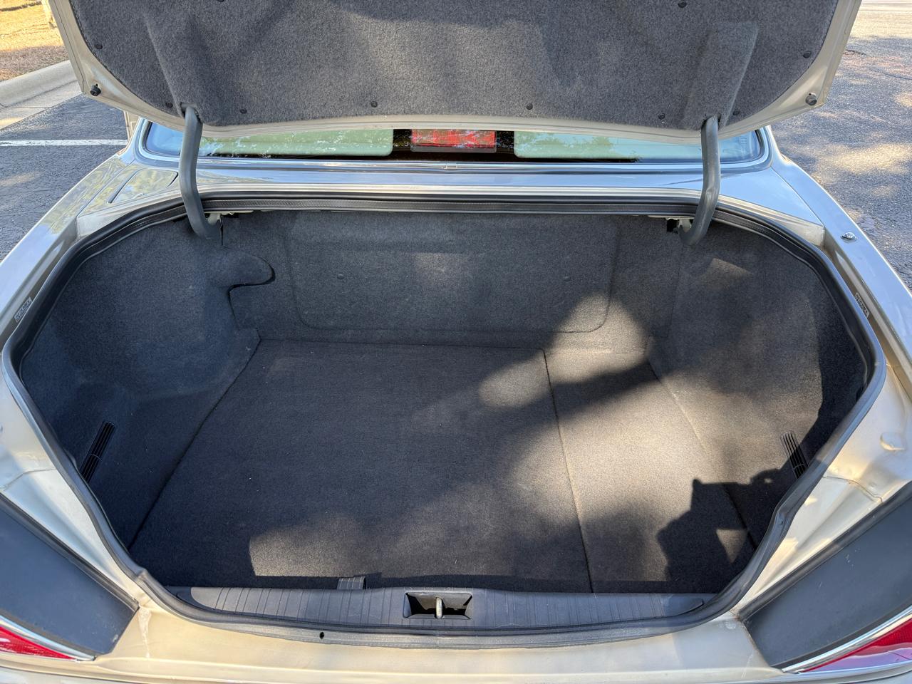 Jaguar XJ Sedan Vanden Plas 1997