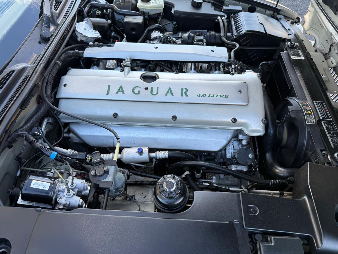 Jaguar XJ Sedan Vanden Plas 1997