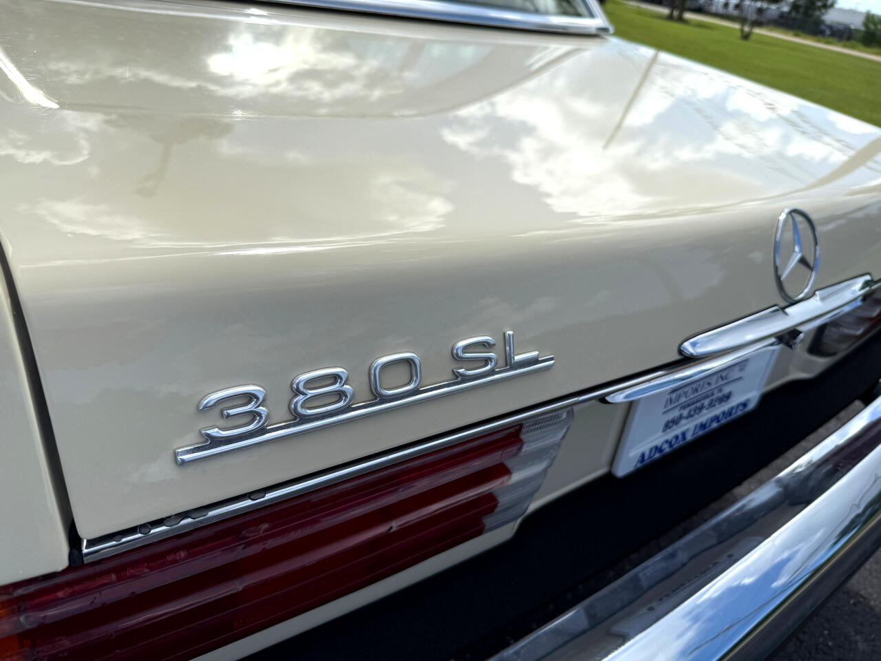 Mercedes-Benz 380 SL 1981 Mercedes-Benz 380 SL 1981