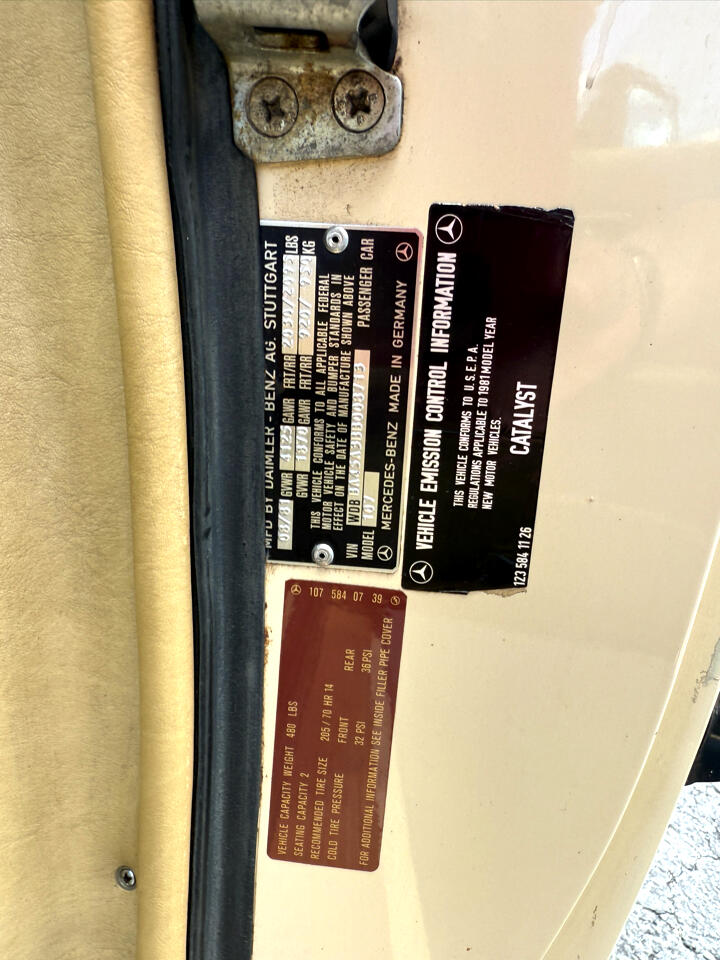 Mercedes-Benz 380 SL 1981 Mercedes-Benz 380 SL 1981