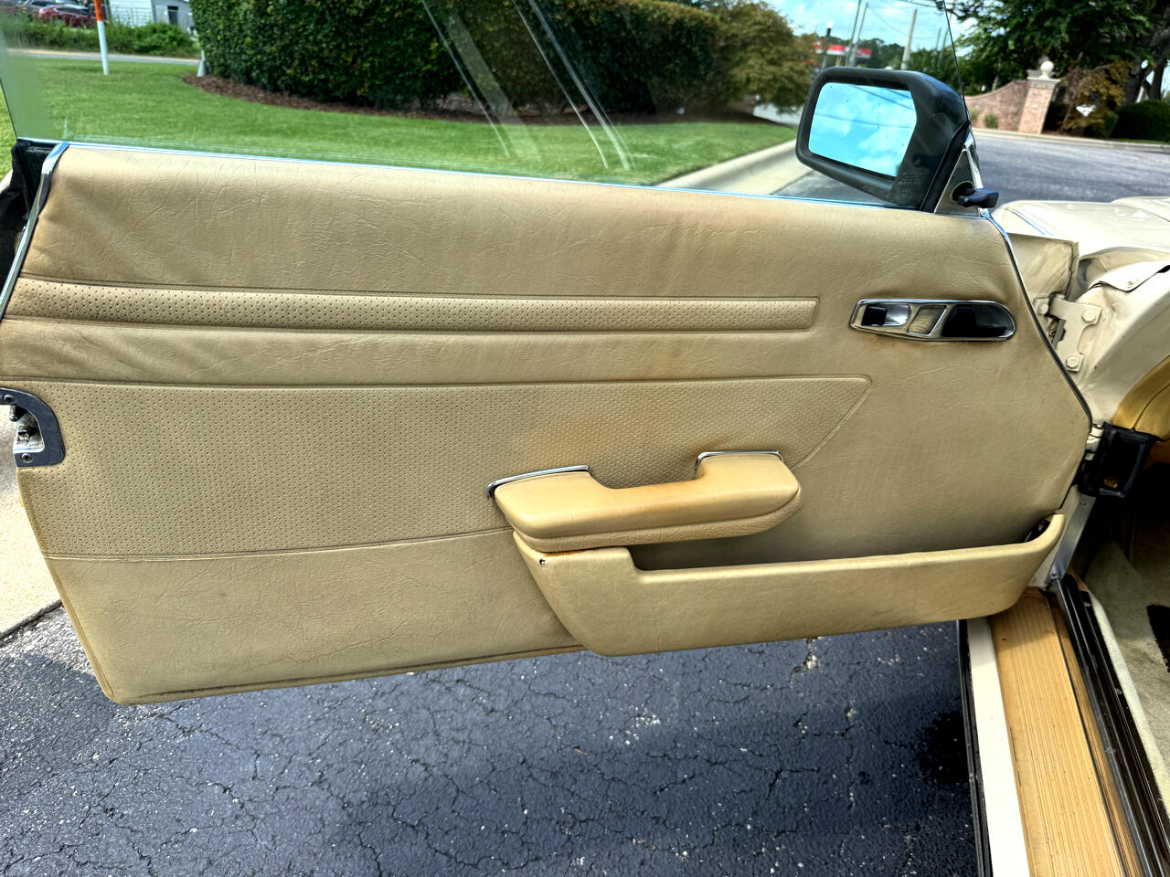 Mercedes-Benz 380 SL 1981 Mercedes-Benz 380 SL 1981