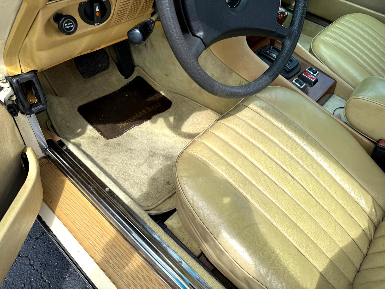 Mercedes-Benz 380 SL 1981 Mercedes-Benz 380 SL 1981