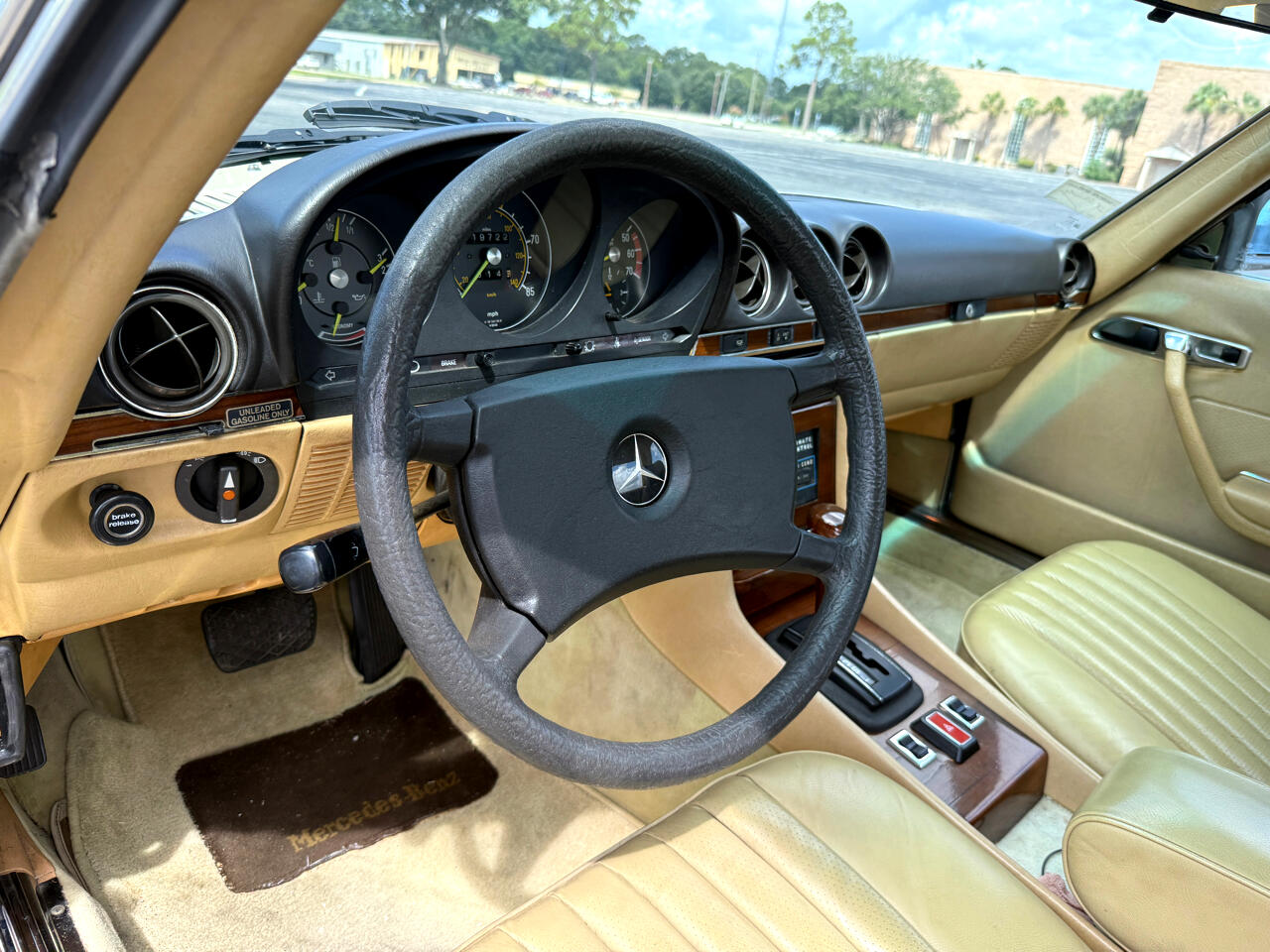 Mercedes-Benz 380 SL 1981 Mercedes-Benz 380 SL 1981