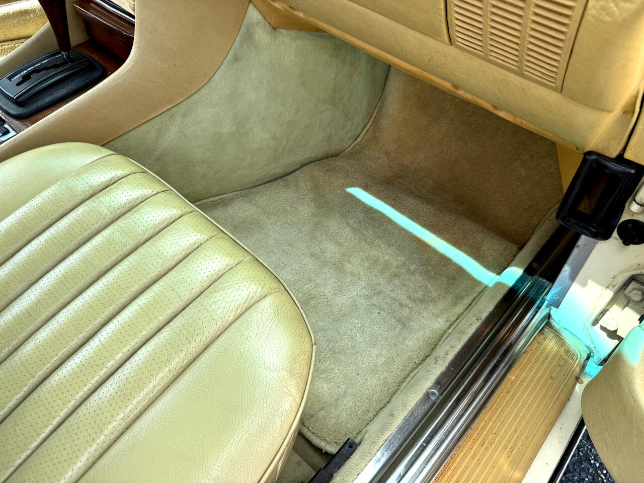 Mercedes-Benz 380 SL 1981 Mercedes-Benz 380 SL 1981