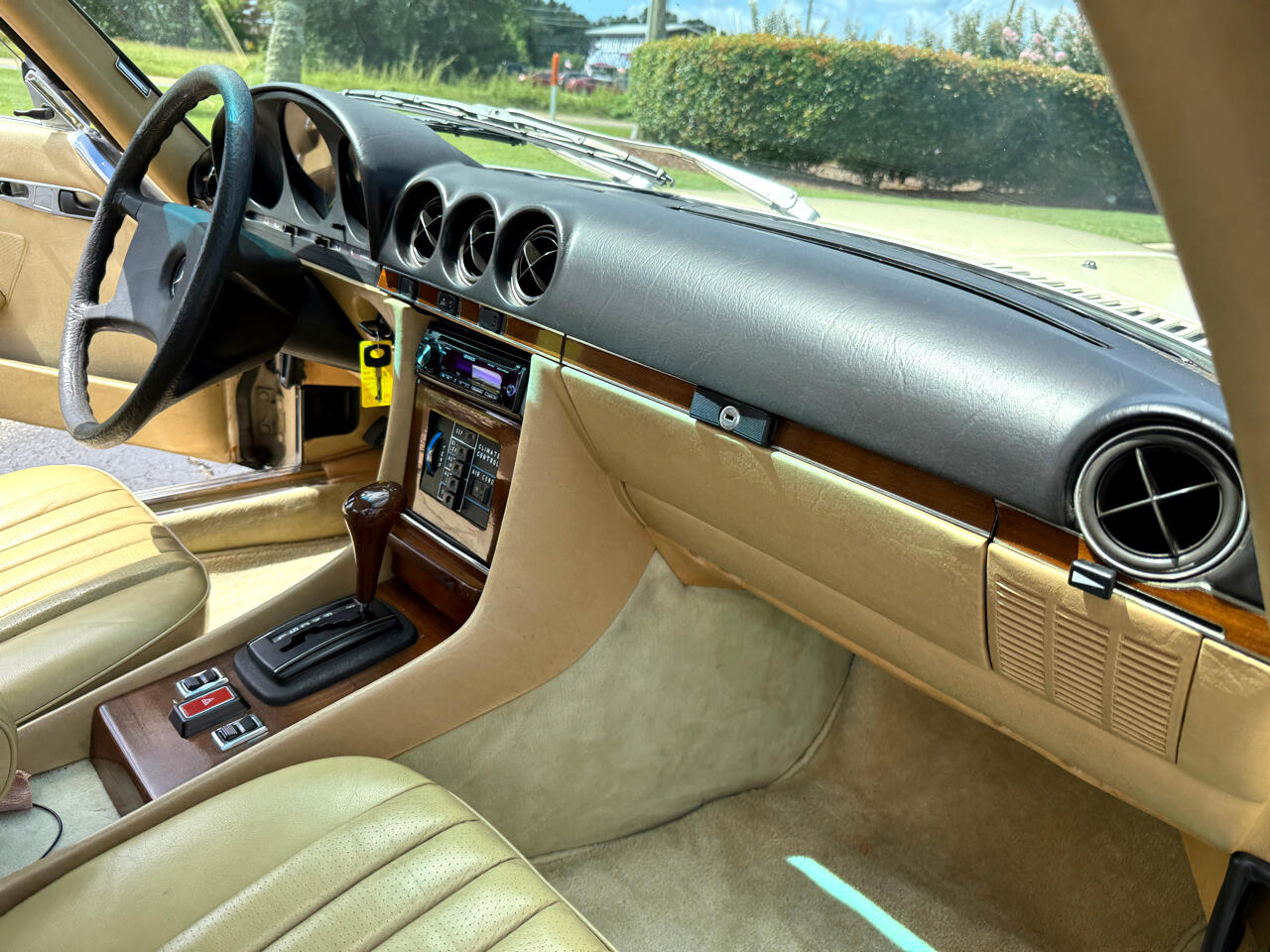 Mercedes-Benz 380 SL 1981 Mercedes-Benz 380 SL 1981