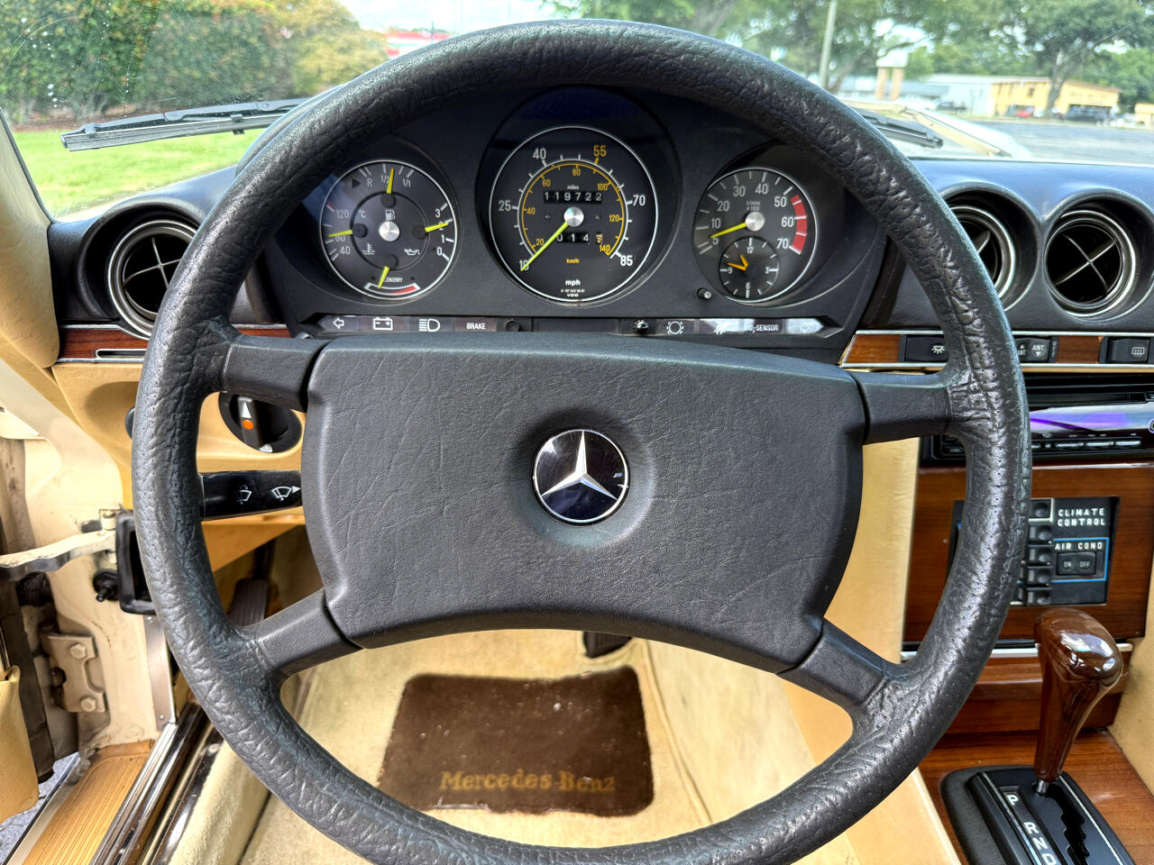 Mercedes-Benz 380 SL 1981 Mercedes-Benz 380 SL 1981