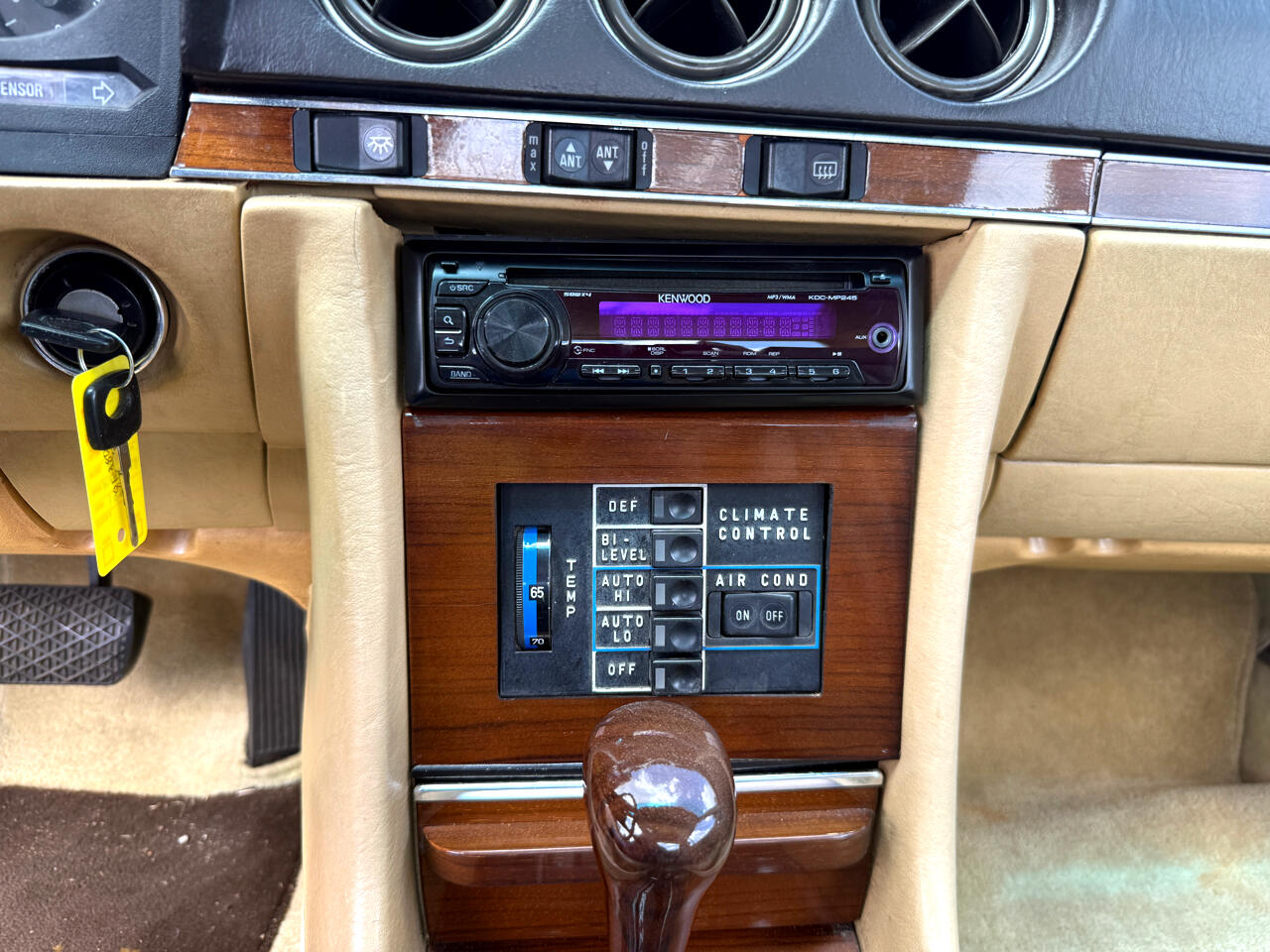 Mercedes-Benz 380 SL 1981 Mercedes-Benz 380 SL 1981