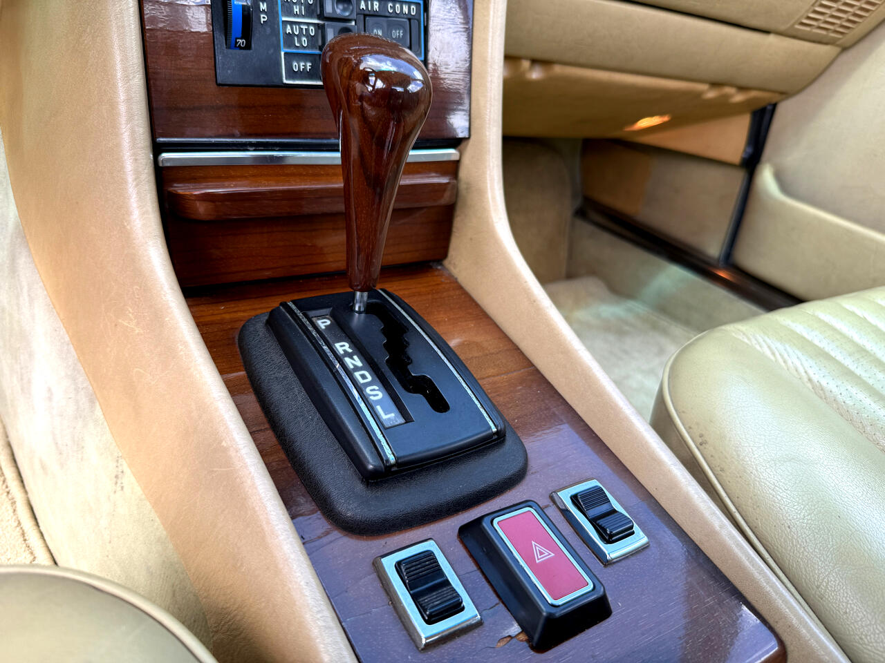 Mercedes-Benz 380 SL 1981 Mercedes-Benz 380 SL 1981