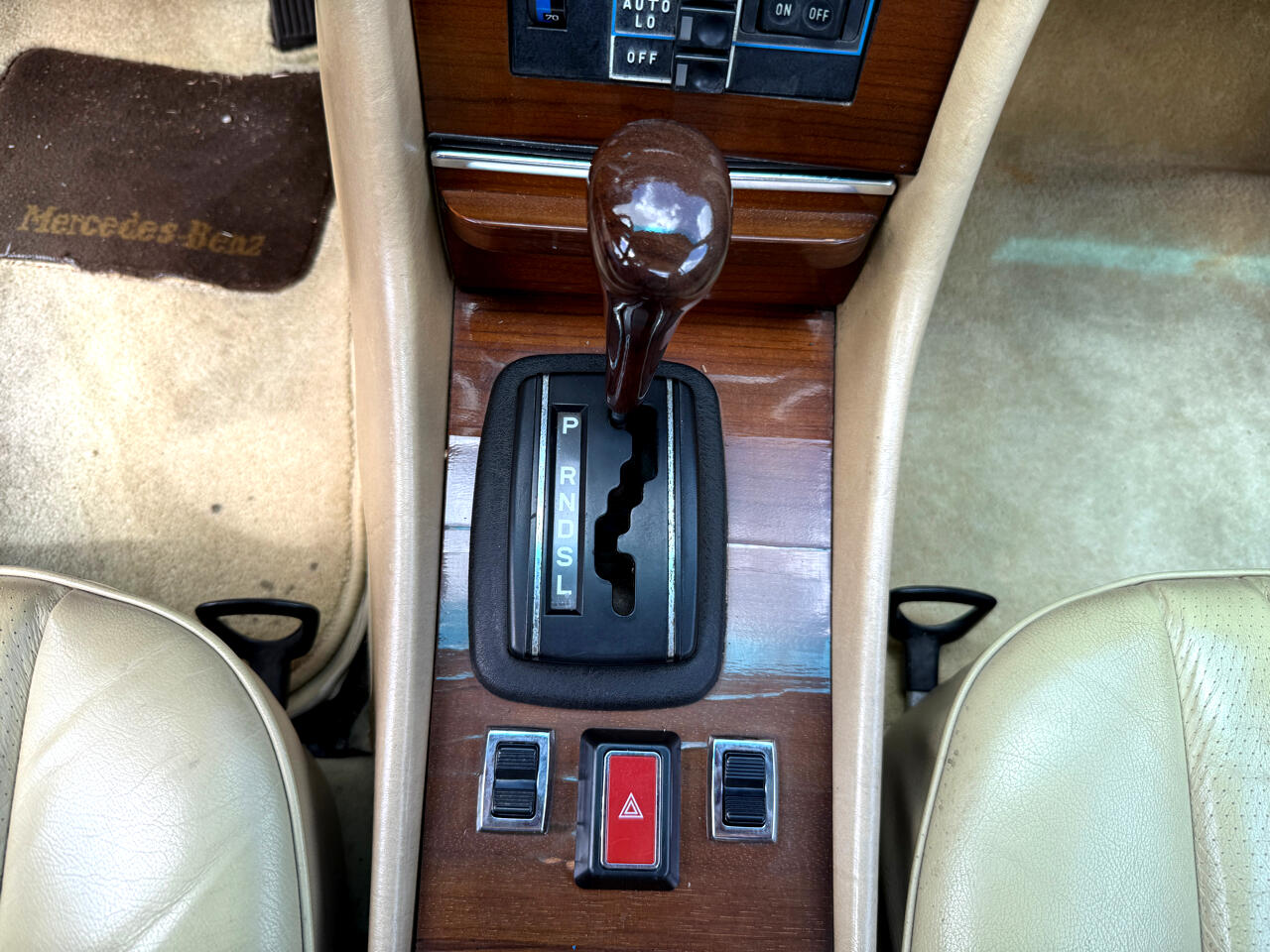 Mercedes-Benz 380 SL 1981 Mercedes-Benz 380 SL 1981