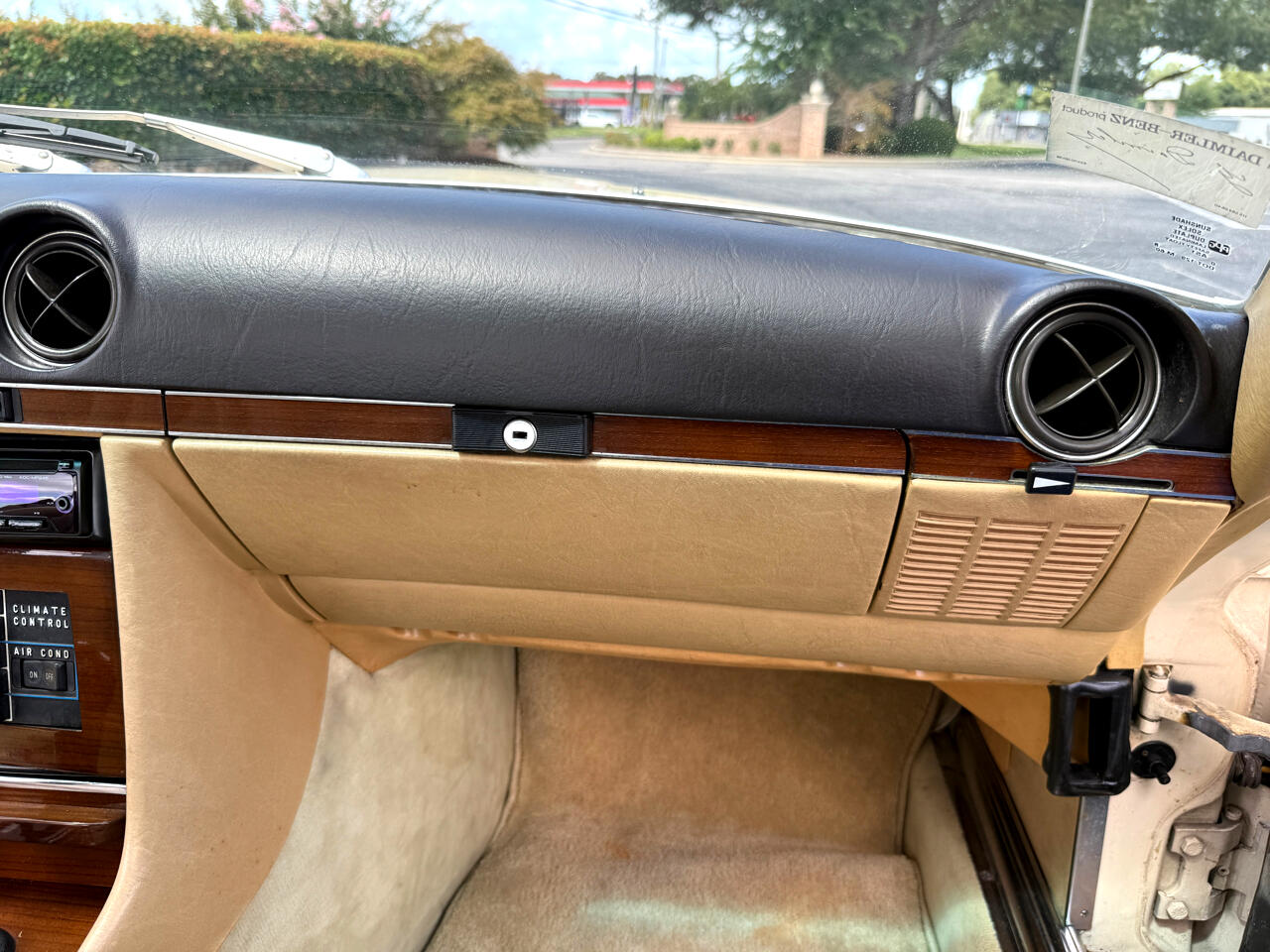 Mercedes-Benz 380 SL 1981 Mercedes-Benz 380 SL 1981