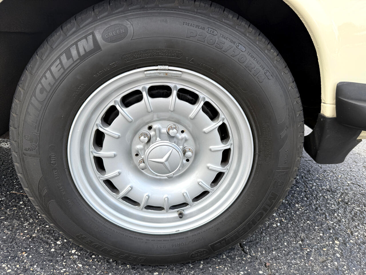 Mercedes-Benz 380 SL 1981 Mercedes-Benz 380 SL 1981