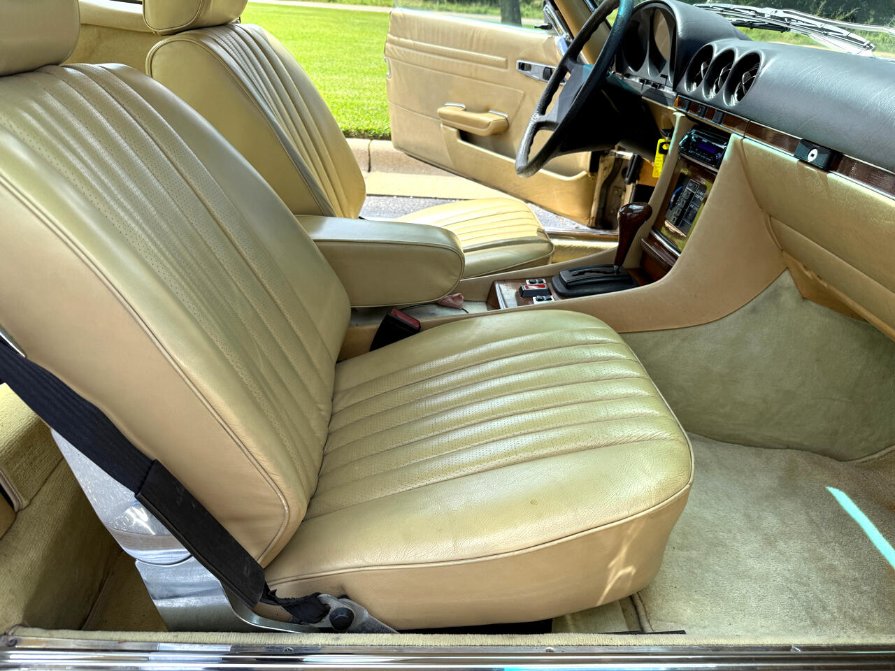 Mercedes-Benz 380 SL 1981 Mercedes-Benz 380 SL 1981