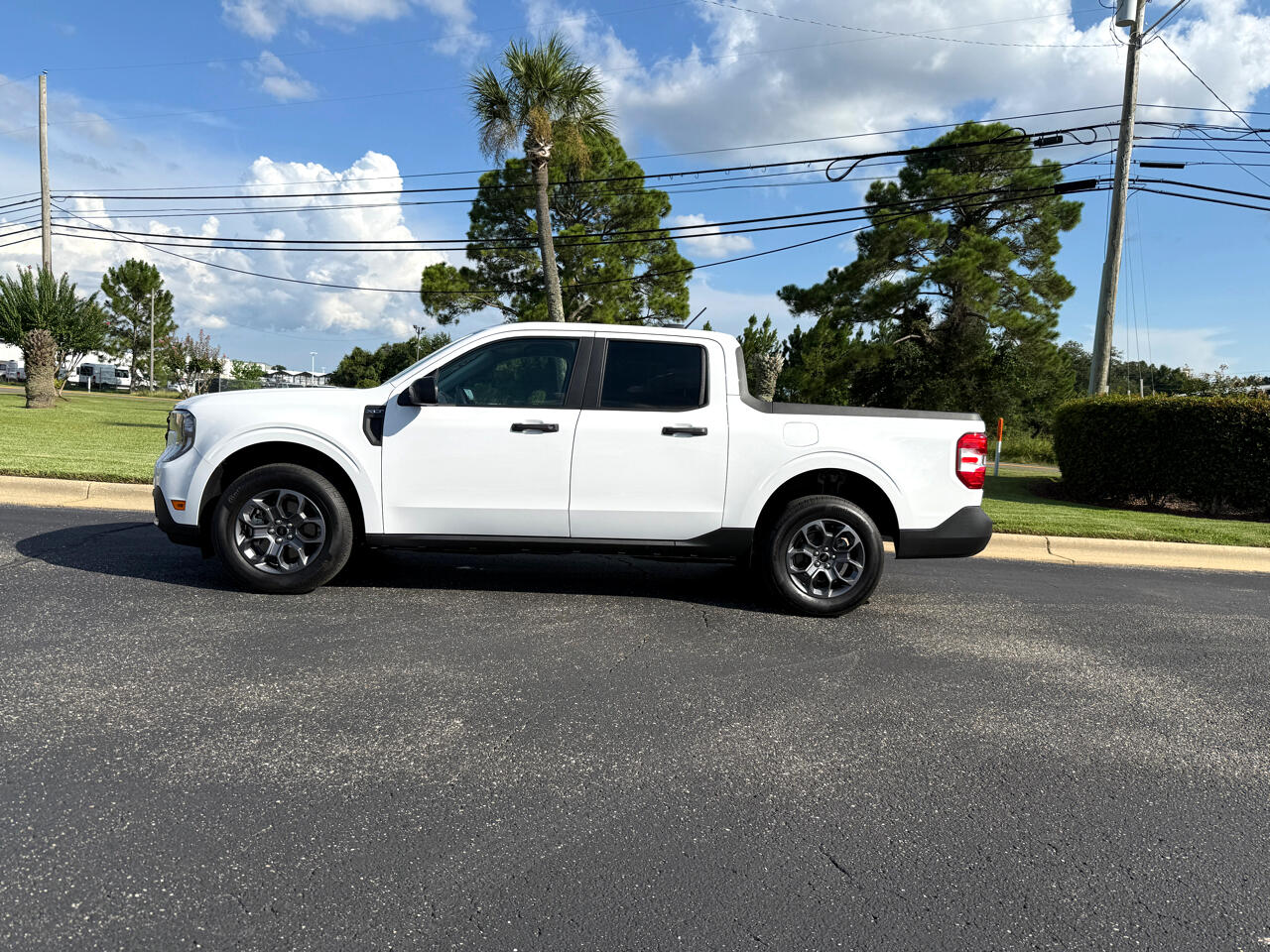 2025 Ford Maverick XLT photo 2