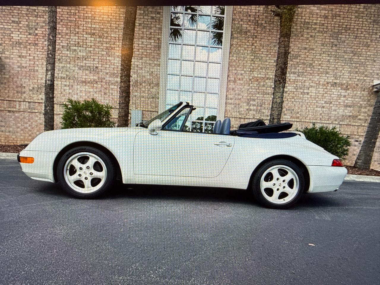 Porsche 911 Carrera Cabriolet 1995