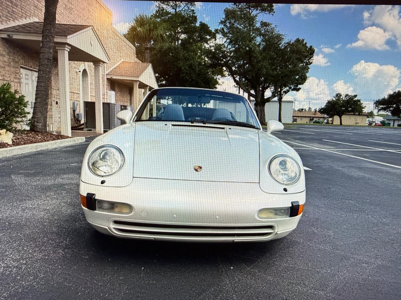 Porsche 911 Carrera Cabriolet 1995