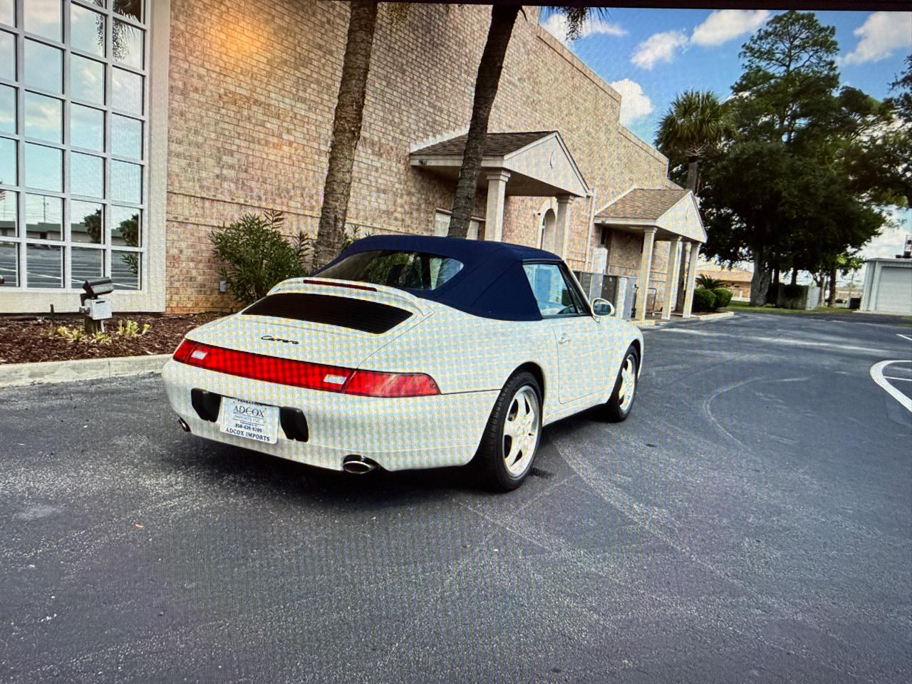 Porsche 911 Carrera Cabriolet 1995