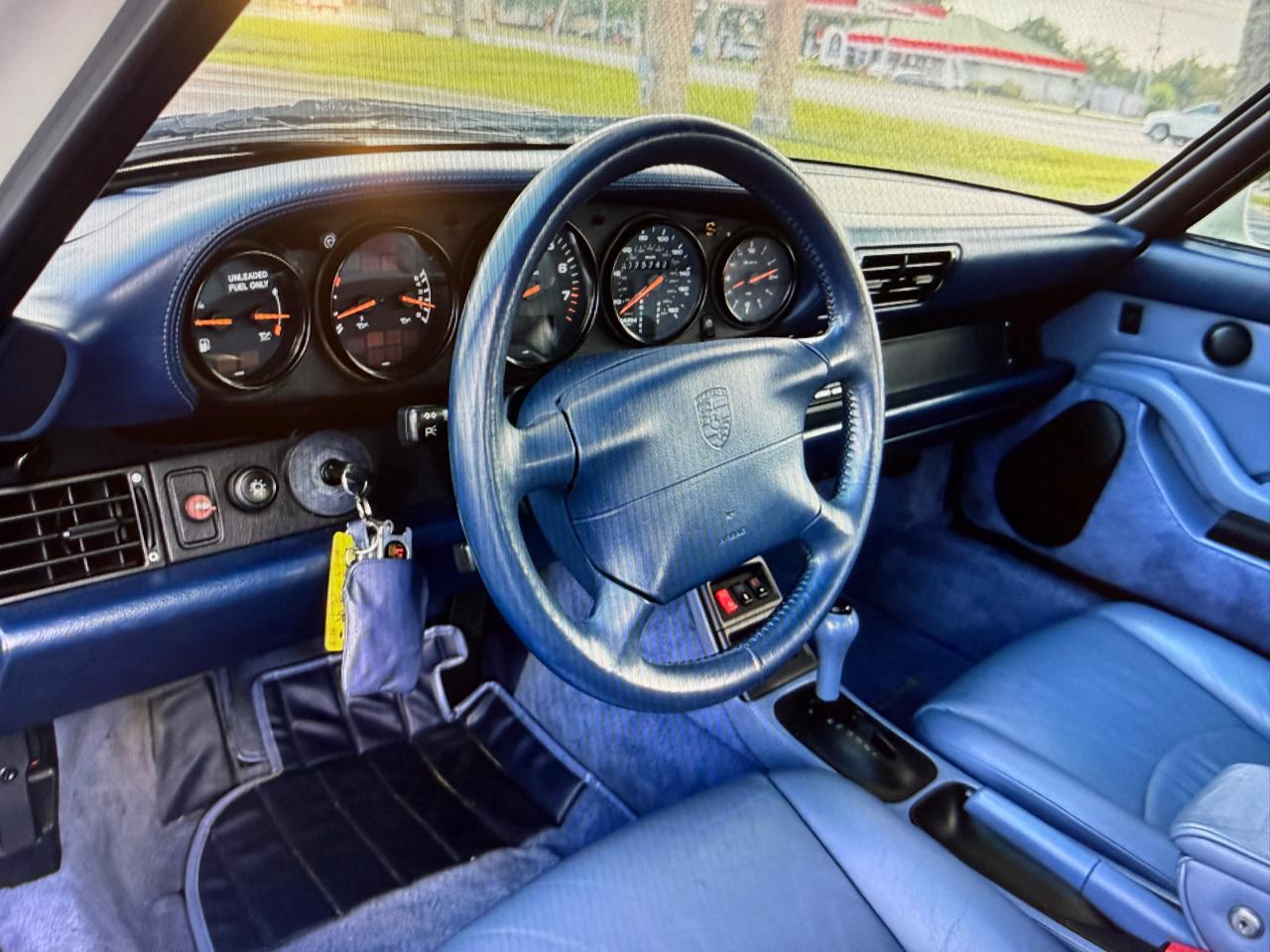 Porsche 911 Carrera Cabriolet 1995