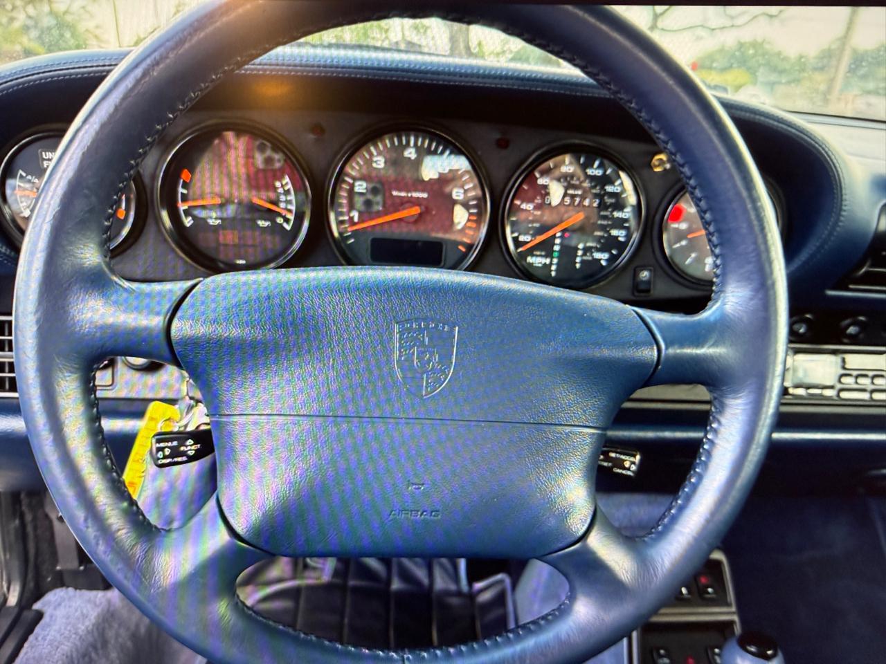 Porsche 911 Carrera Cabriolet 1995