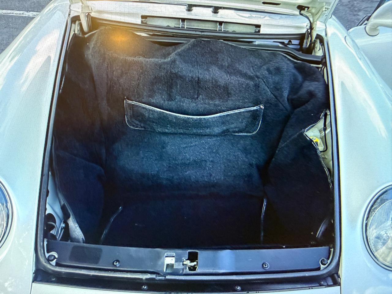 Porsche 911 Carrera Cabriolet 1995
