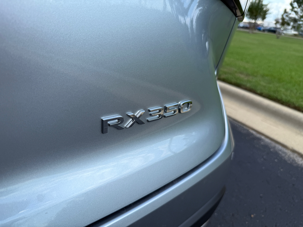 2025 Lexus RX 350 photo 2