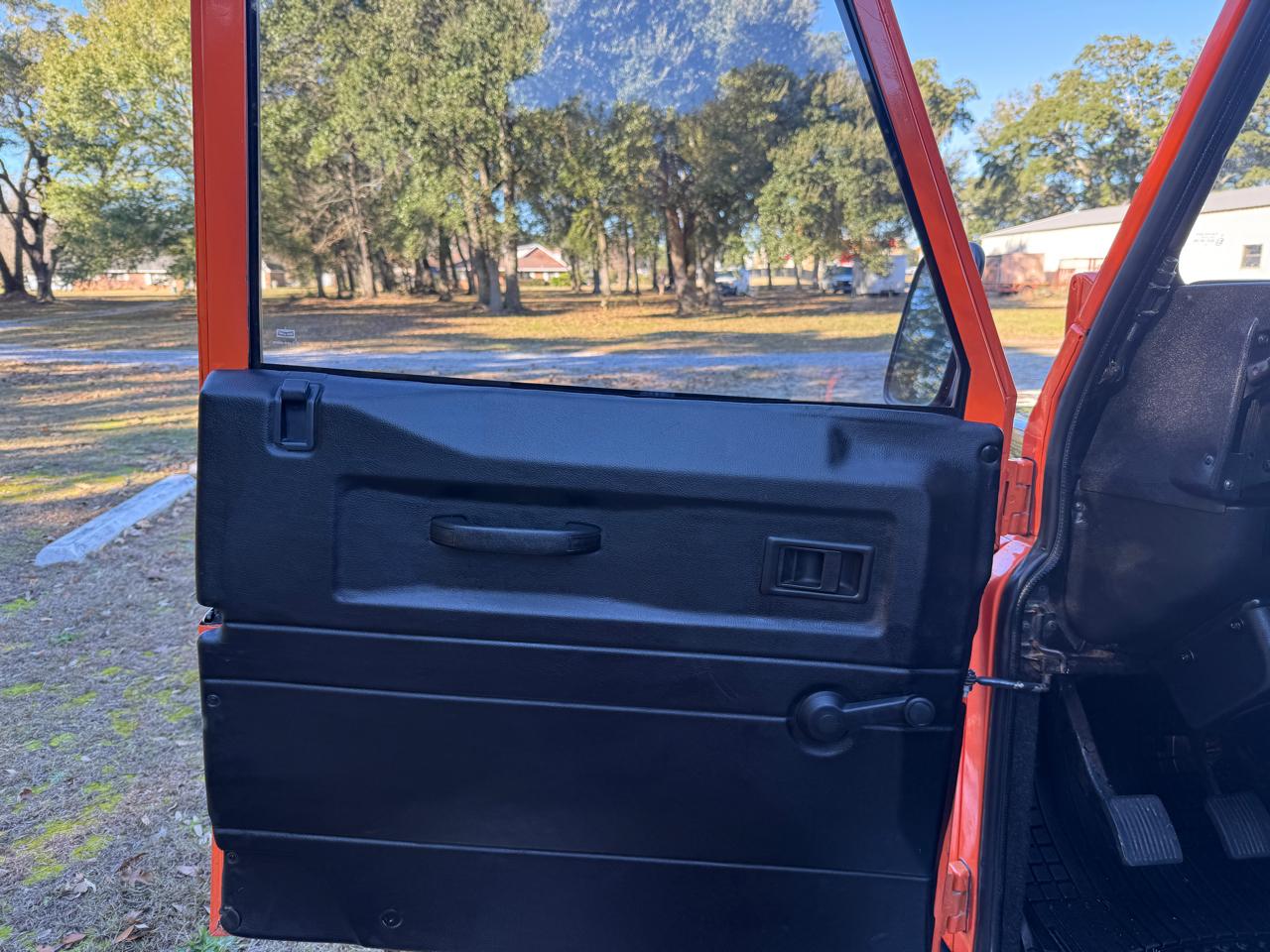 Land Rover Defender 110 4-Door 4WD 1987