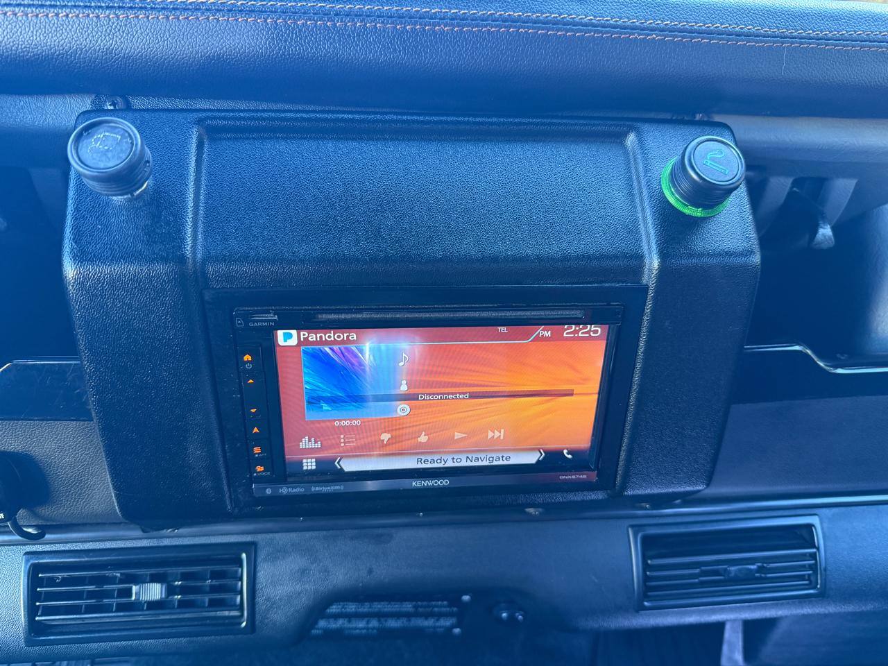 Land Rover Defender 110 4-Door 4WD 1987