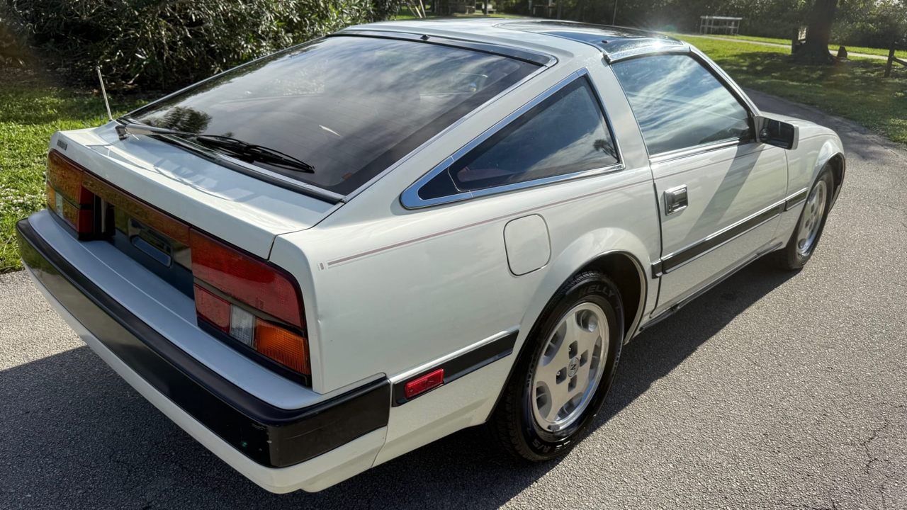 Nissan 300ZX Base 1985