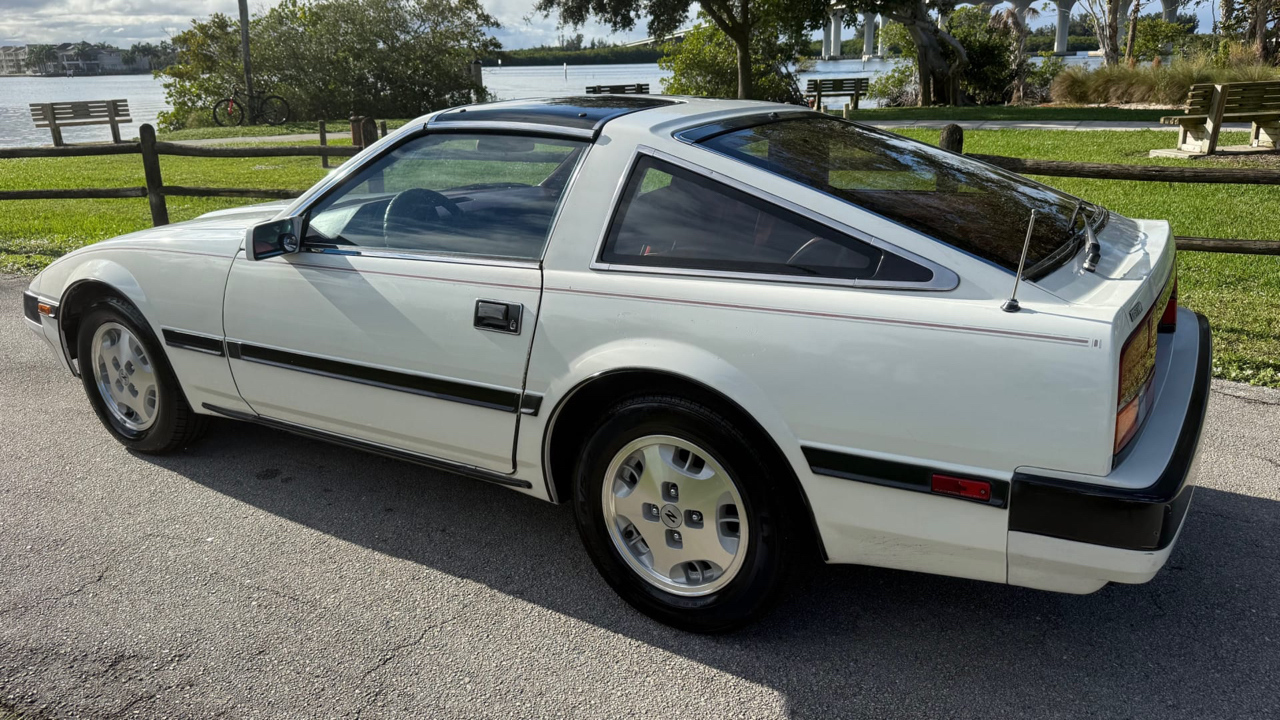 Nissan 300ZX Base 1985