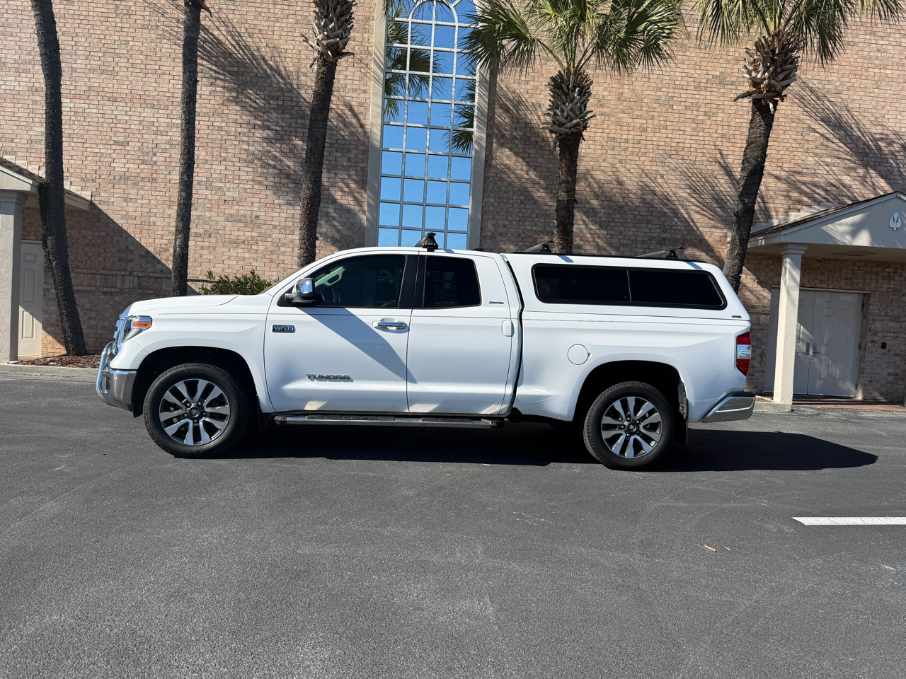 Toyota Tundra Limited 5.7L Double Cab 2WD 2020