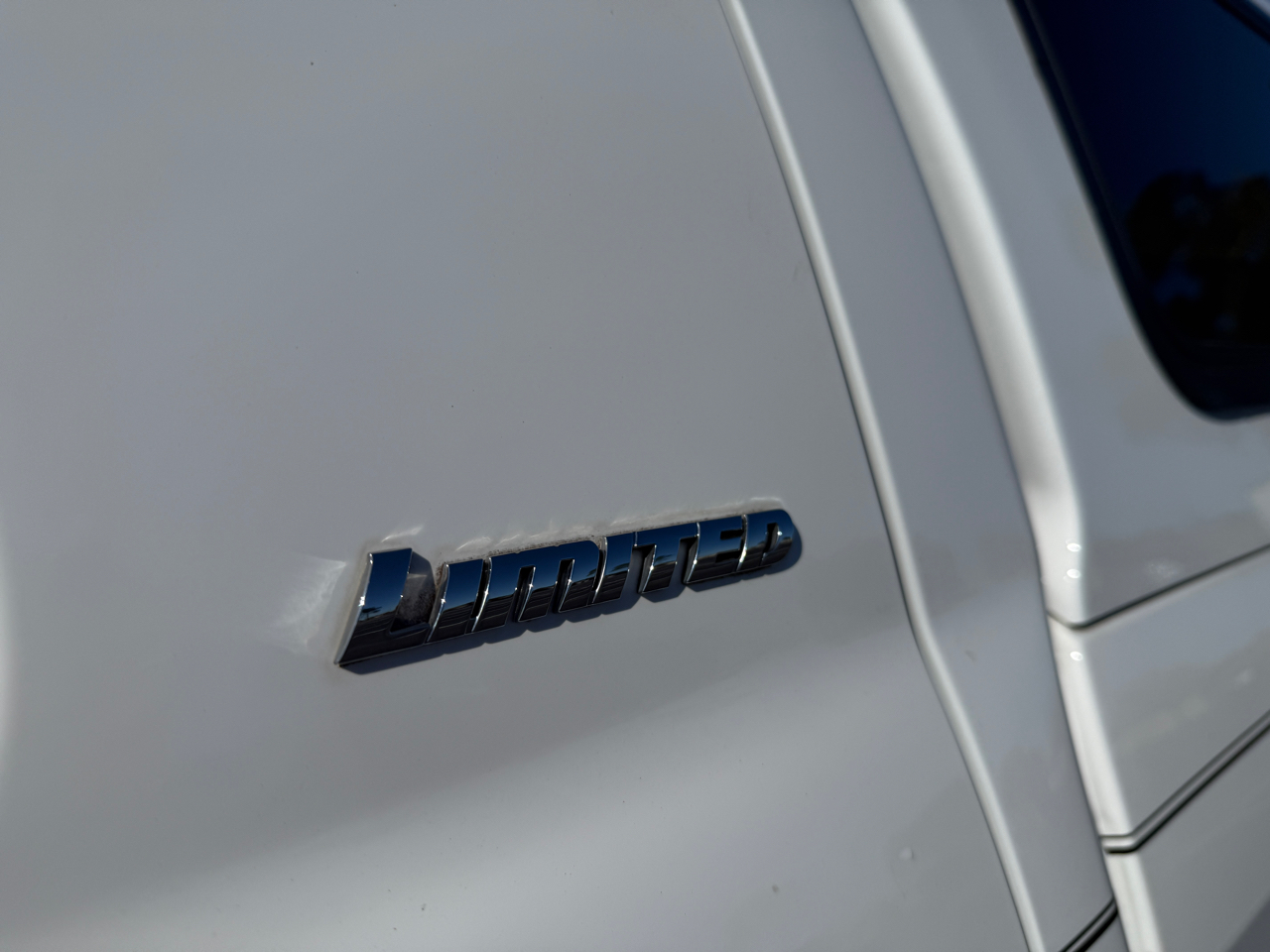 Toyota Tundra Limited 5.7L Double Cab 2WD 2020